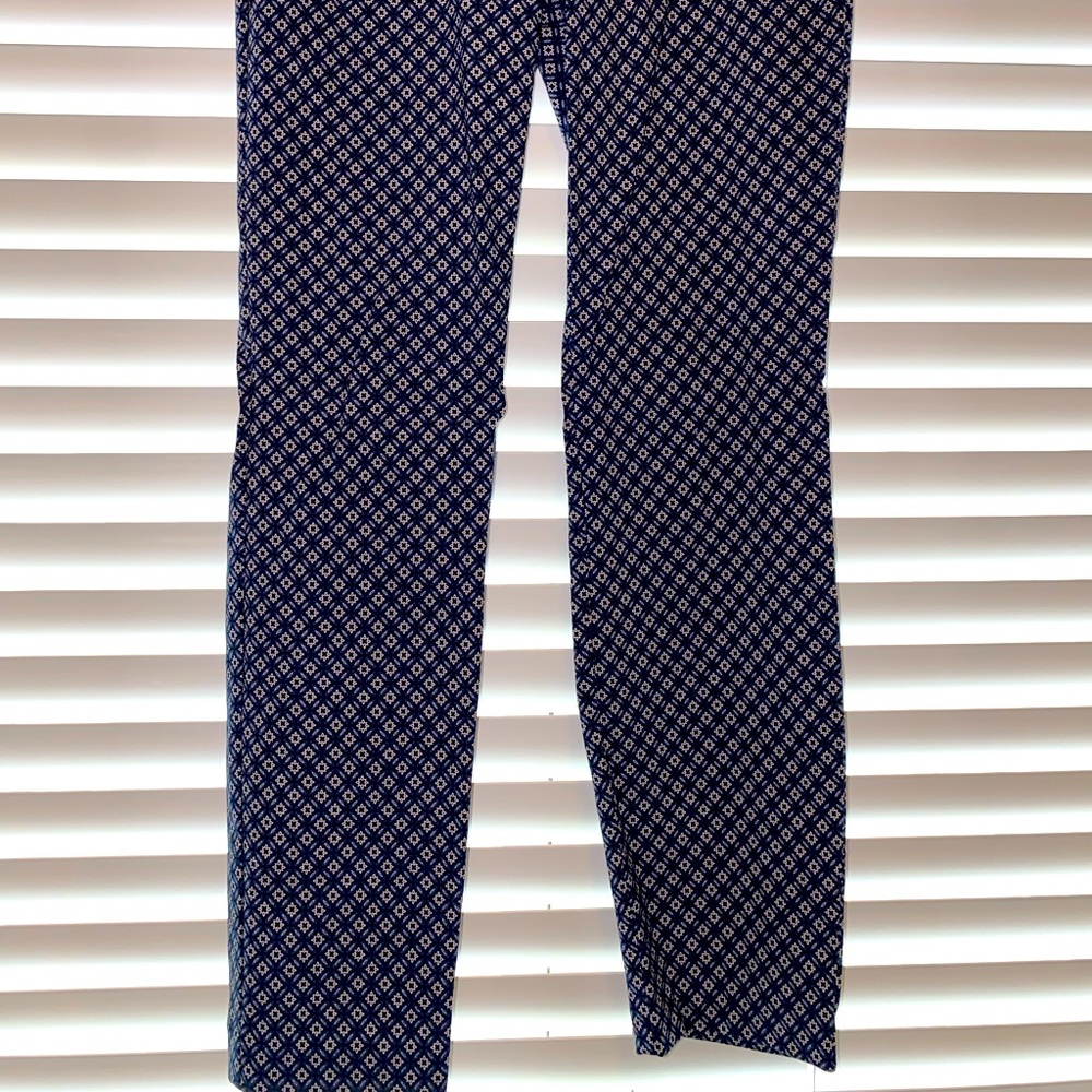Capris 💙 size 6 💙